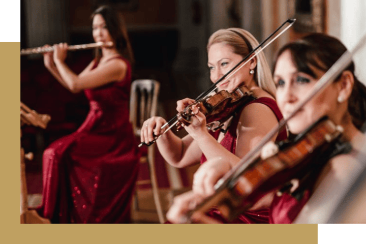 3 Musikerinnen des Wiener Residenz Orchesters spielen bei den Wiener Klassik Konzerten.